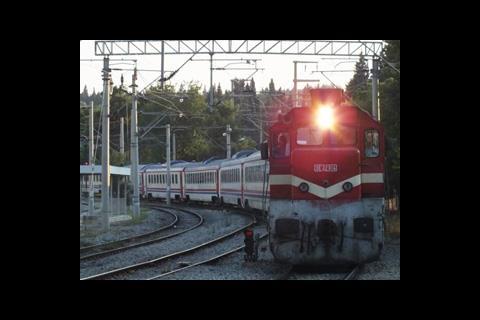 tn_tr-tcdd-passenger-train_02.jpg